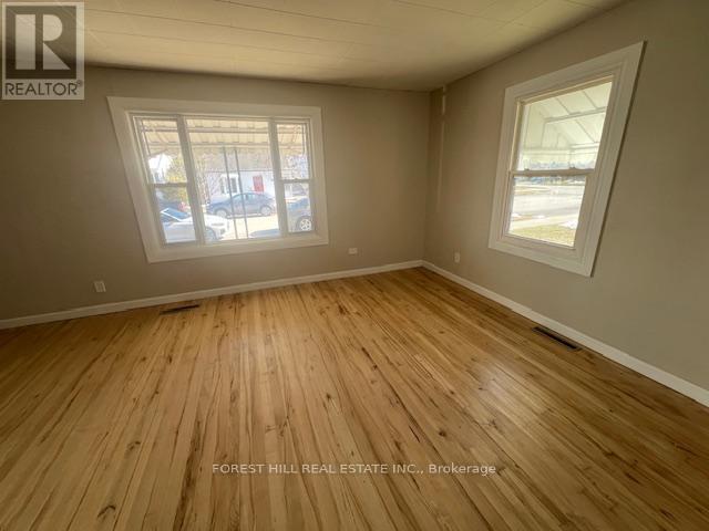 780 New Romaine Street, Peterborough (Otonabee Ward 1), Ontario  K9J 2E9 - Photo 6 - X12979986