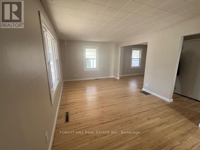 780 New Romaine Street, Peterborough (Otonabee Ward 1), Ontario  K9J 2E9 - Photo 7 - X12979986