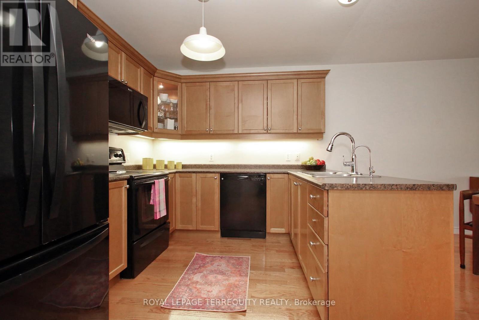 69 - 123 Village Crescent, Peterborough (Otonabee Ward 1), Ontario  K9J 0A9 - Photo 11 - X12980014