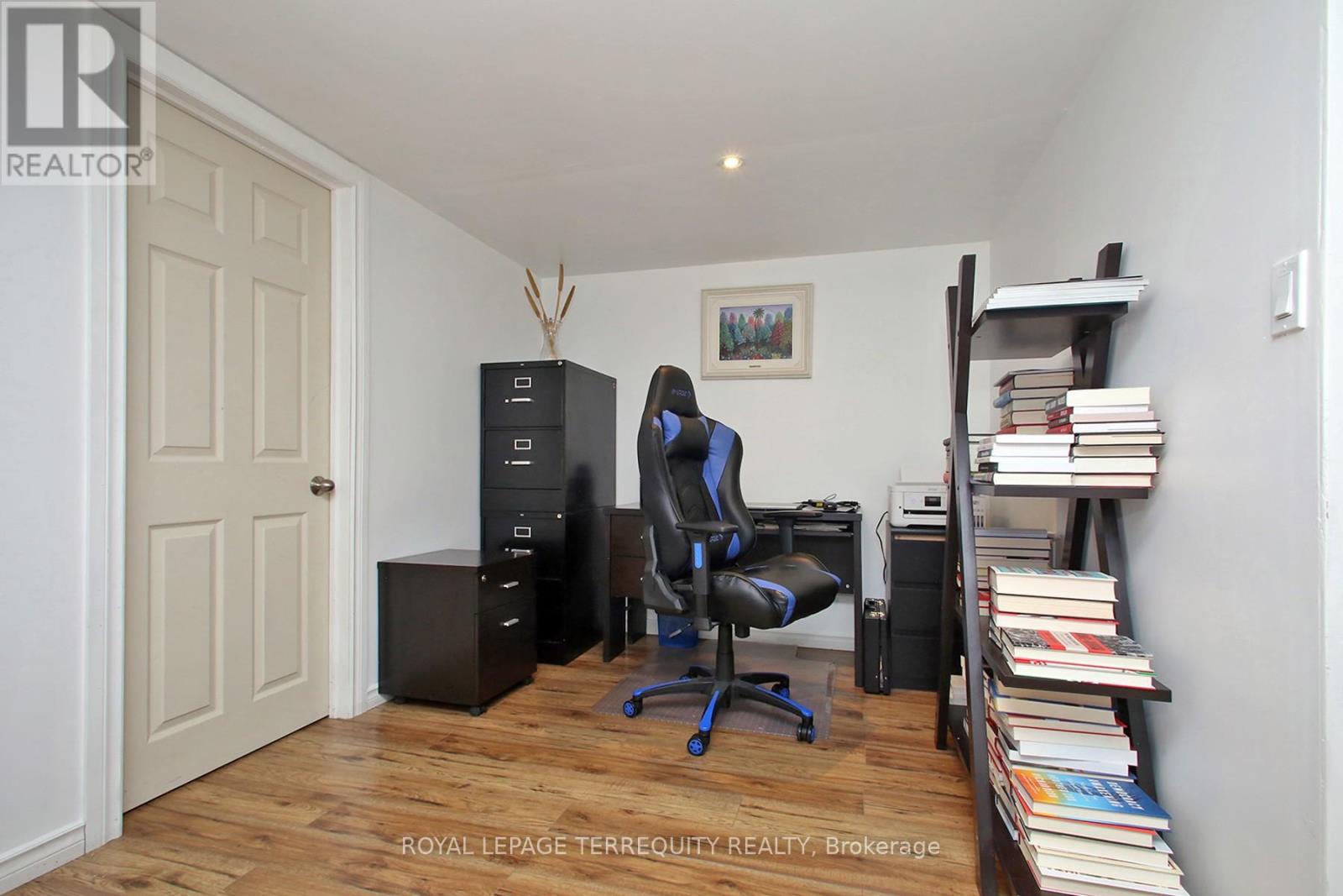 69 - 123 Village Crescent, Peterborough (Otonabee Ward 1), Ontario  K9J 0A9 - Photo 23 - X12980014