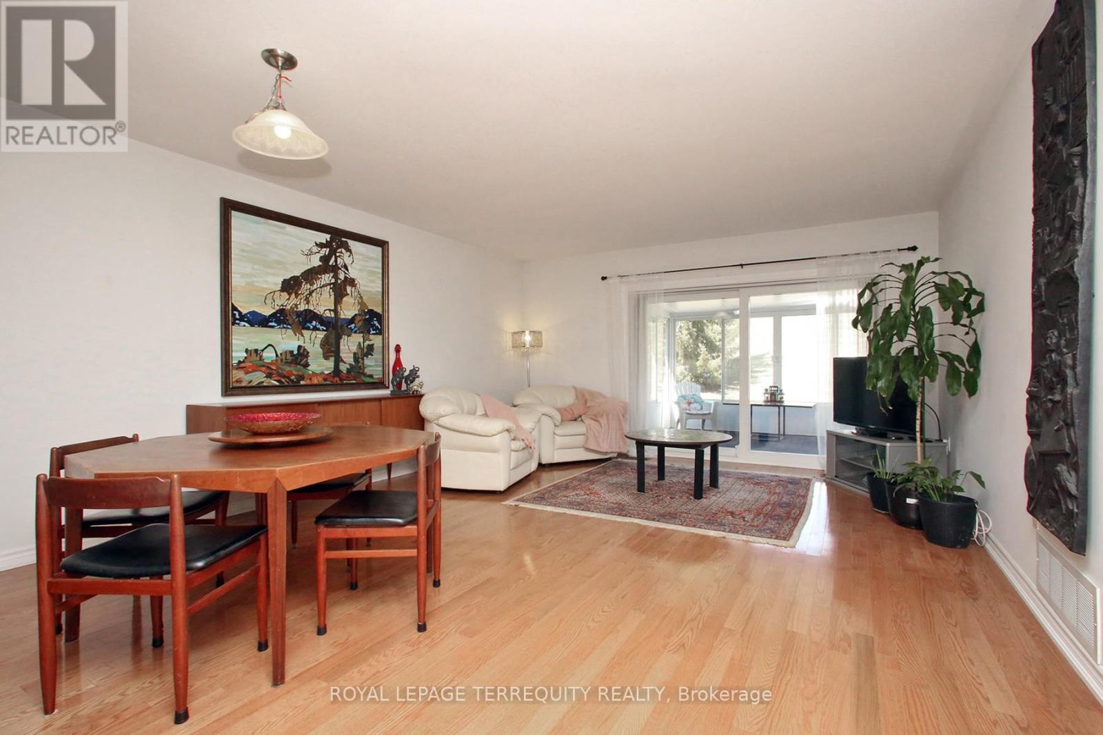 69 - 123 Village Crescent, Peterborough (Otonabee Ward 1), Ontario  K9J 0A9 - Photo 5 - X12980014