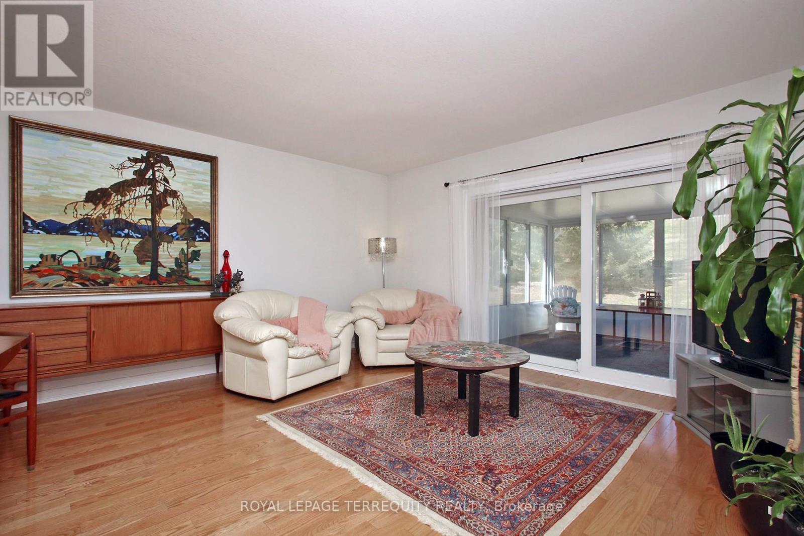 69 - 123 Village Crescent, Peterborough (Otonabee Ward 1), Ontario  K9J 0A9 - Photo 7 - X12980014