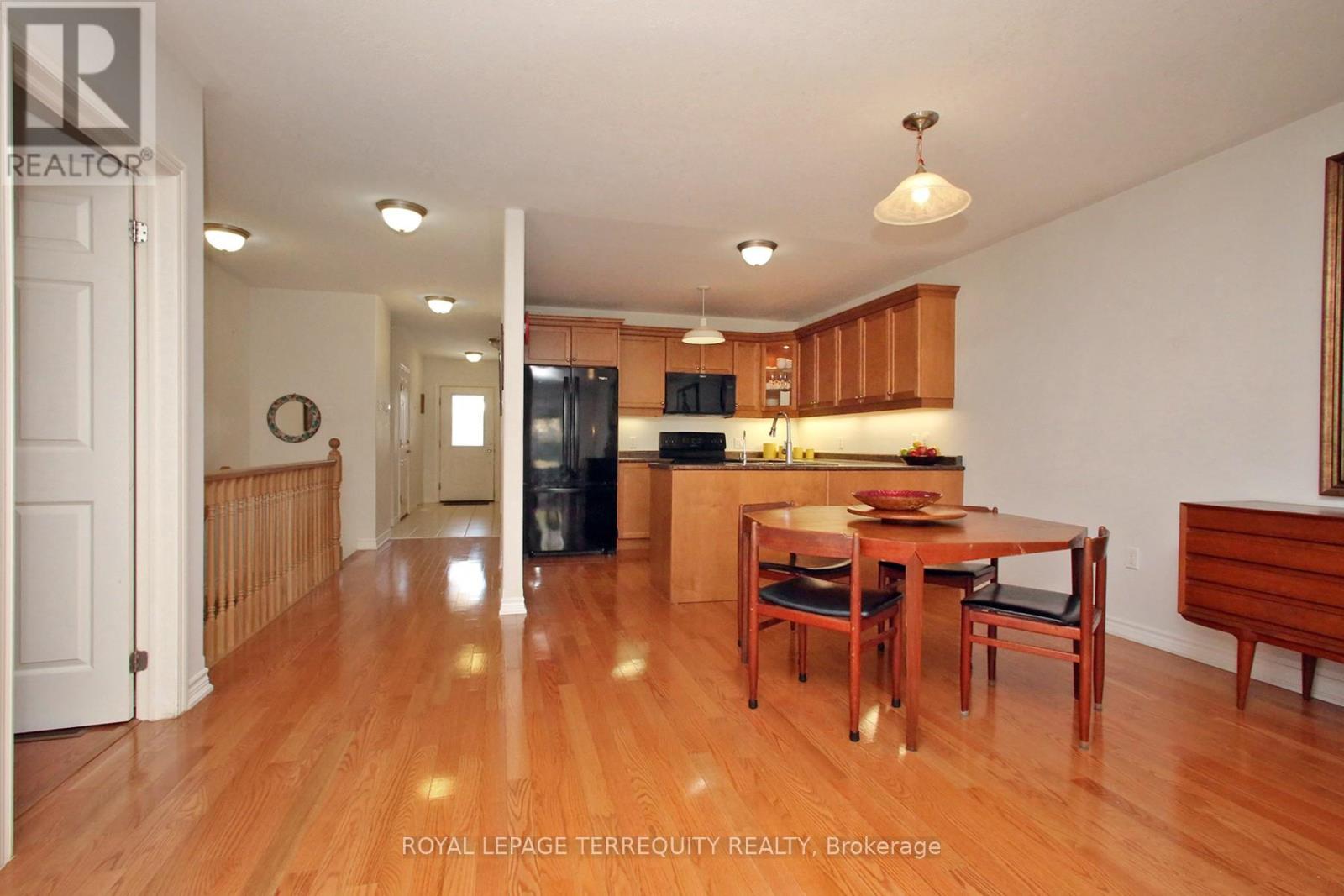 69 - 123 Village Crescent, Peterborough (Otonabee Ward 1), Ontario  K9J 0A9 - Photo 9 - X12980014