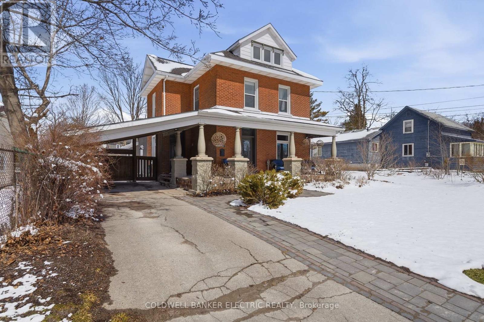 36 Ermatinger Street, Selwyn, Ontario  K0L 2H0 - Photo 2 - X12980838