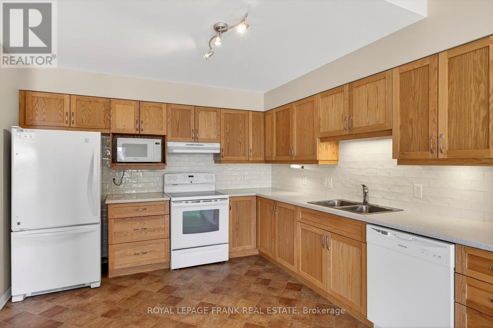 Bldg C #310 - 1099 Clonsilla Avenue, Peterborough (Otonabee Ward 1), Ontario  K9J 8L8 - Photo 8 - X12981672