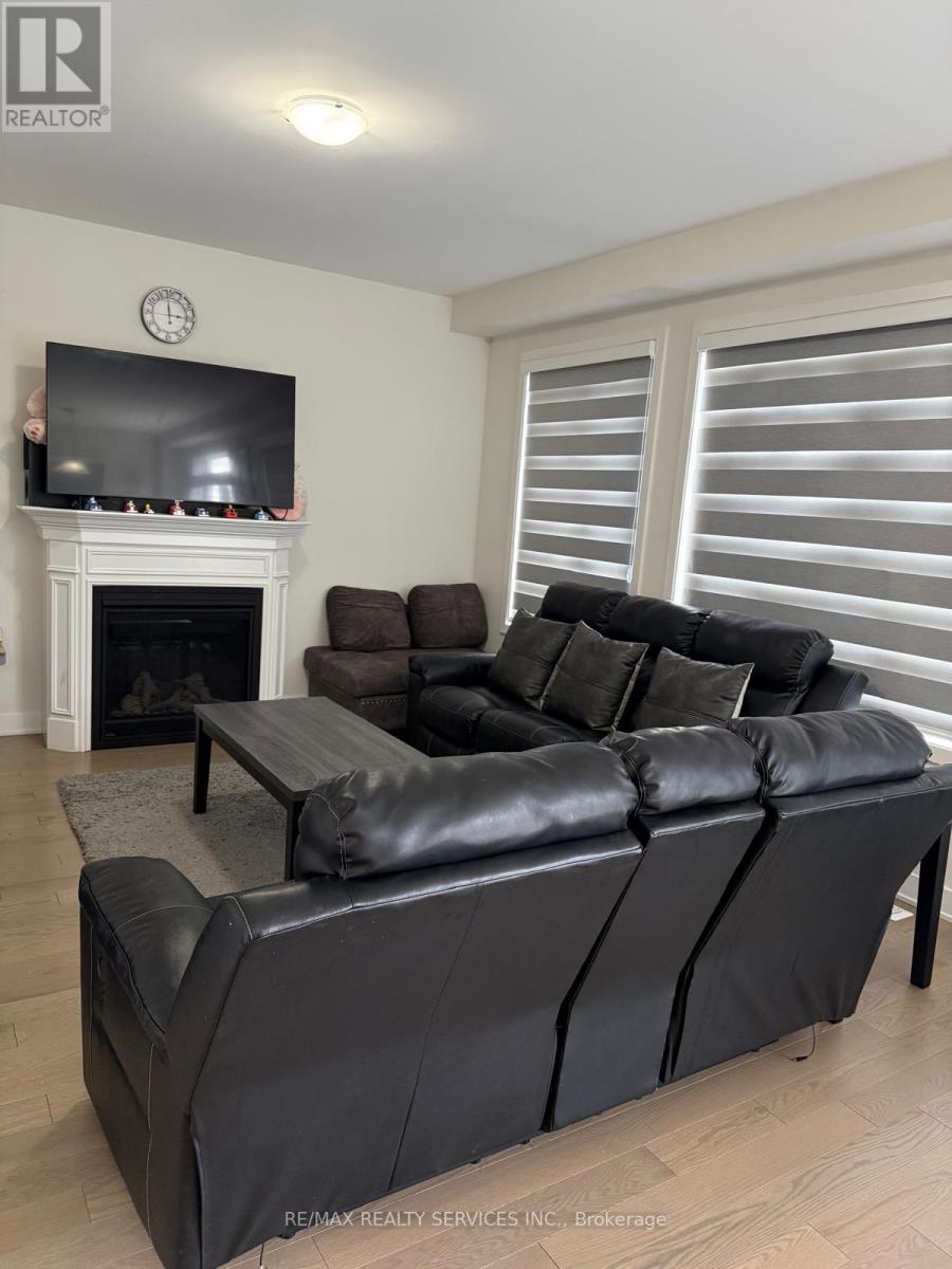 225 Flavelle Way, Peterborough (Monaghan Ward 2), Ontario  K9K 0J1 - Photo 3 - X12981308