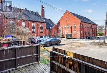 173 Rubidge Street, Peterborough (Town Ward 3), Ontario  K9J 3N6 - Photo 4 - X12981706