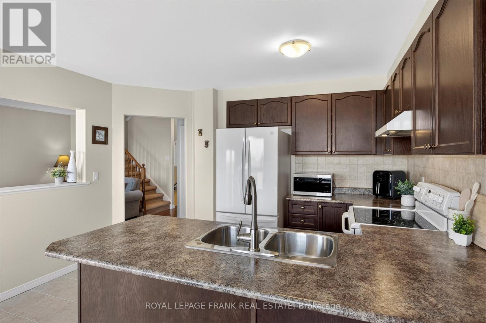 1527 Ireland Drive, Peterborough (Monaghan Ward 2), Ontario  K9K 2T3 - Photo 13 - X12982174