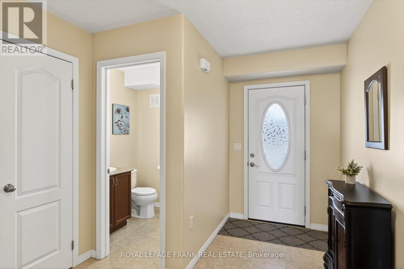 1527 Ireland Drive, Peterborough (Monaghan Ward 2), Ontario  K9K 2T3 - Photo 4 - X12982174