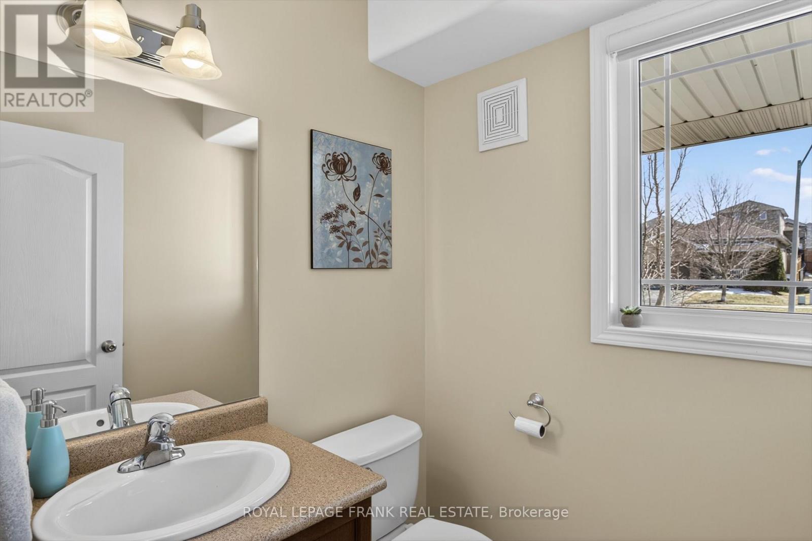 1527 Ireland Drive, Peterborough (Monaghan Ward 2), Ontario  K9K 2T3 - Photo 5 - X12982174