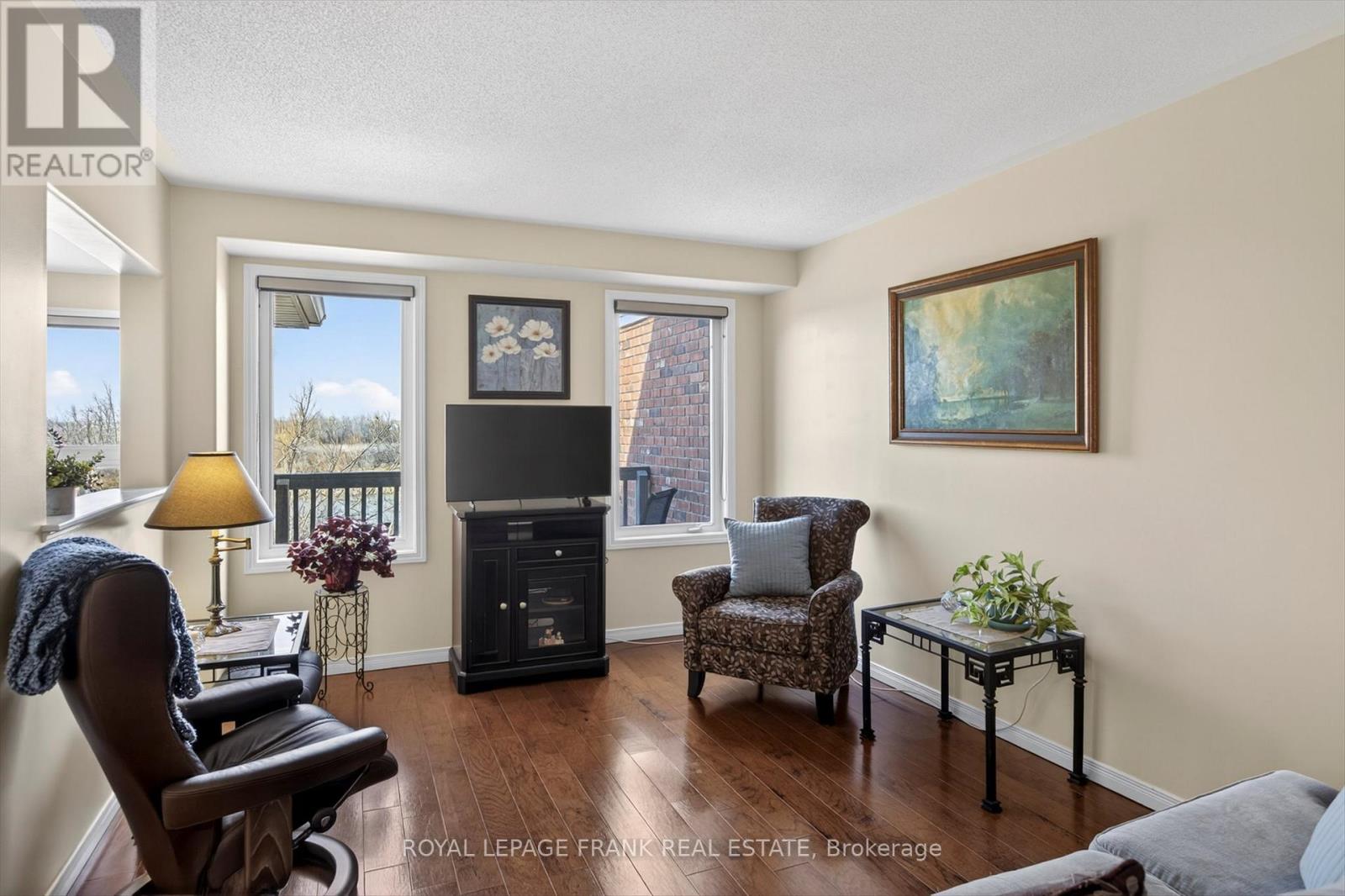 1527 Ireland Drive, Peterborough (Monaghan Ward 2), Ontario  K9K 2T3 - Photo 6 - X12982174