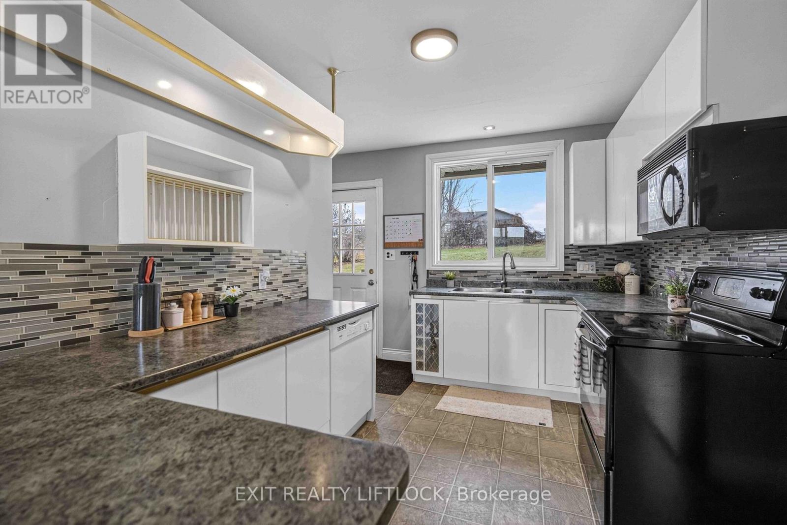 1833 Keene Road, Otonabee-South Monaghan, Ontario  K9J 6X7 - Photo 3 - X12982234