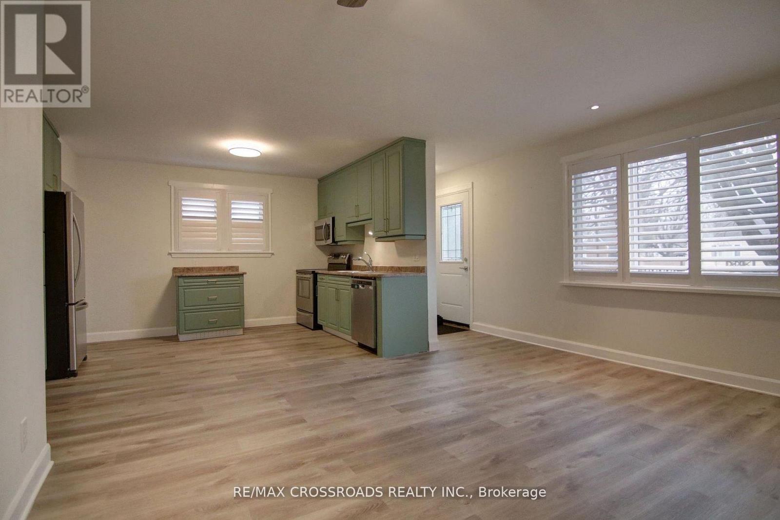 814 Nicholls Street, Peterborough (Northcrest Ward 5), Ontario  K9H 5T8 - Photo 4 - X12982228