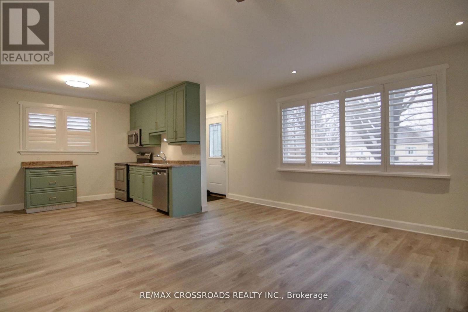 814 Nicholls Street, Peterborough (Northcrest Ward 5), Ontario  K9H 5T8 - Photo 5 - X12982228