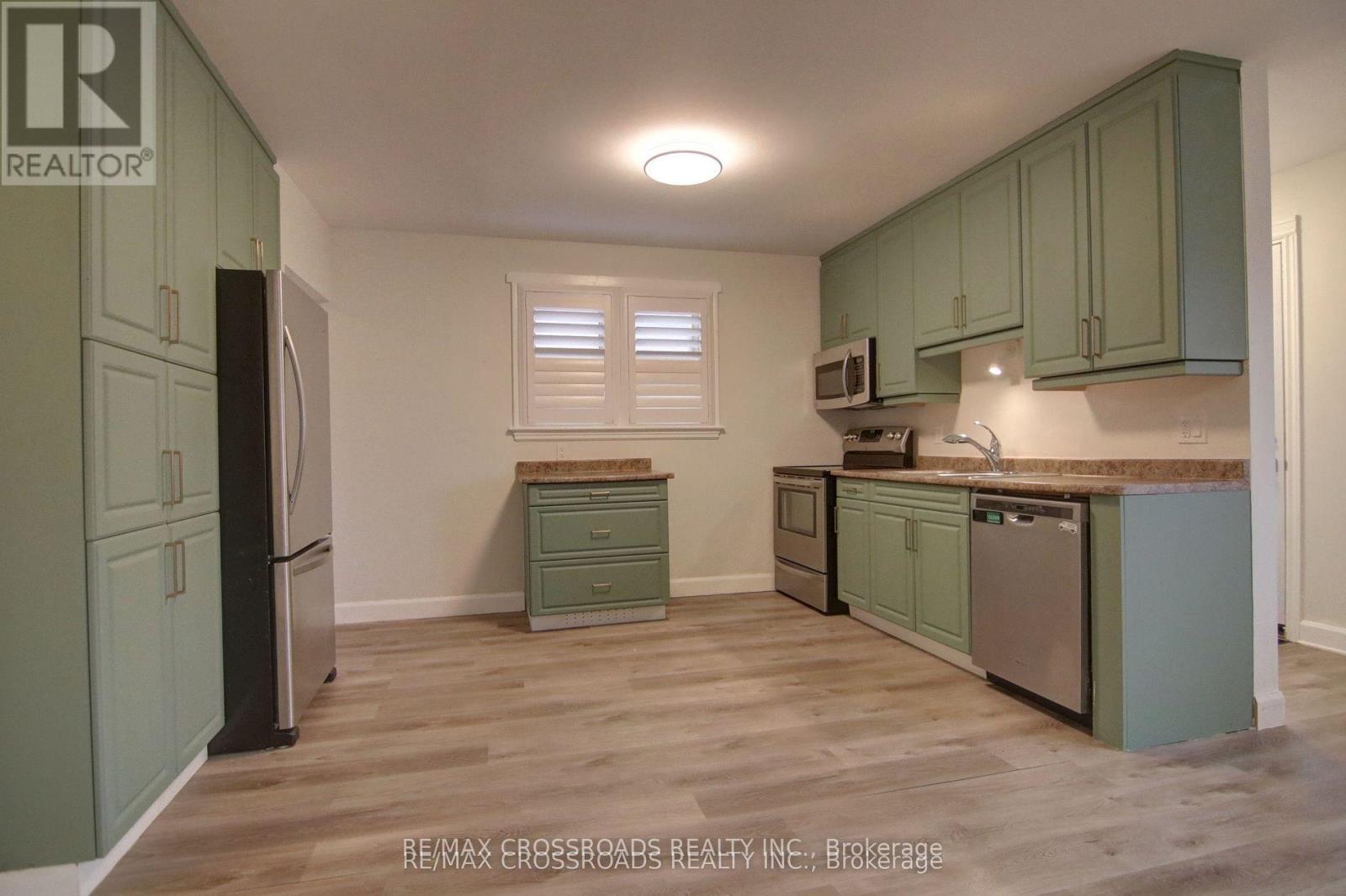 814 Nicholls Street, Peterborough (Northcrest Ward 5), Ontario  K9H 5T8 - Photo 7 - X12982228