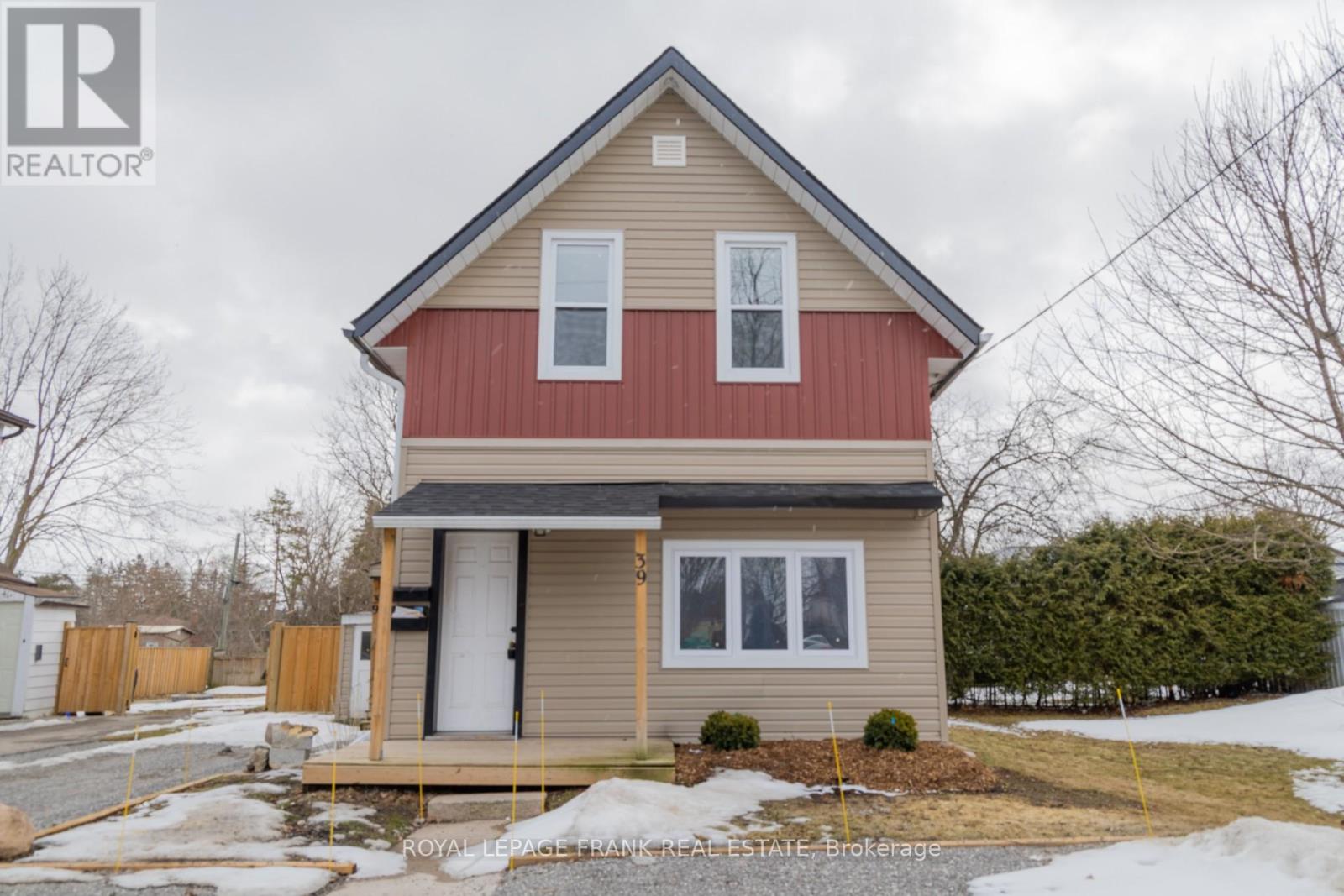 UPPER - 39 GLENELG STREET E, kawartha lakes (lindsay), Ontario