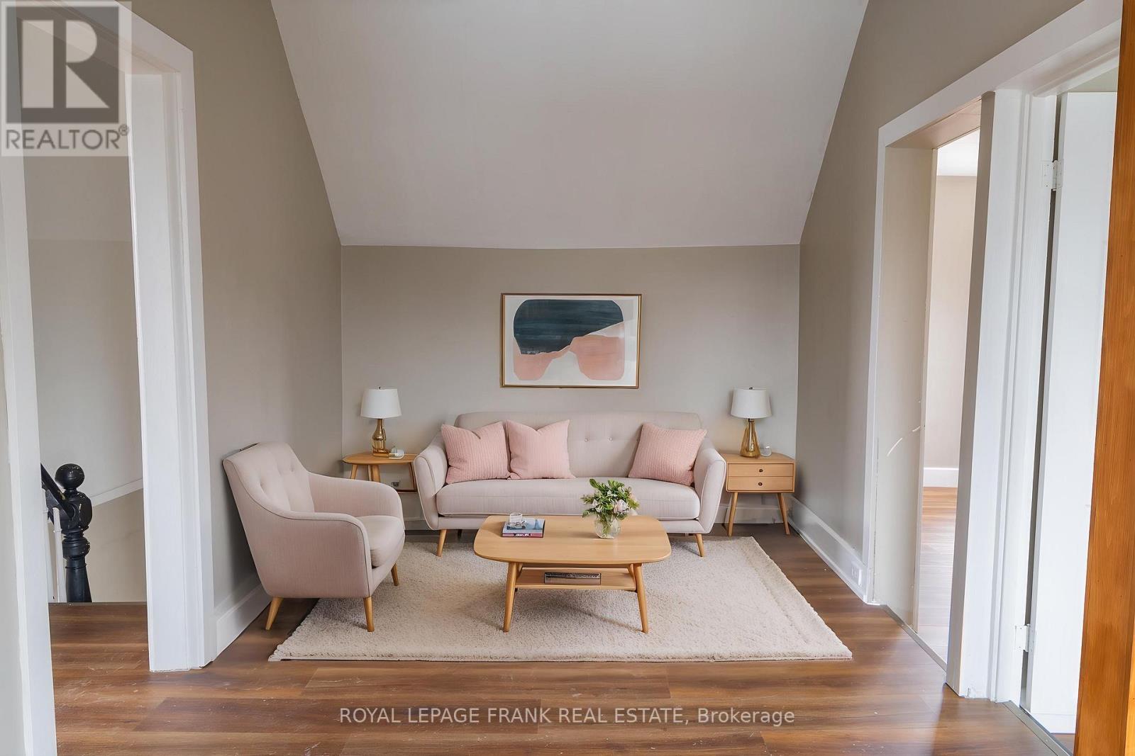 Upper - 39 Glenelg Street E, Kawartha Lakes (Lindsay), Ontario  K9V 1Y9 - Photo 17 - X12982398