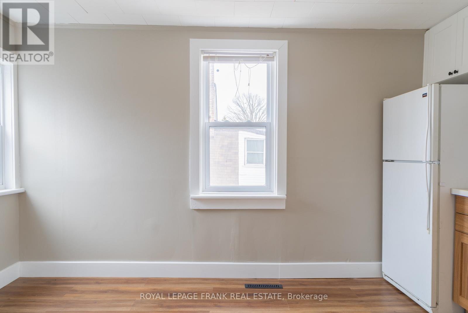 Upper - 39 Glenelg Street E, Kawartha Lakes (Lindsay), Ontario  K9V 1Y9 - Photo 18 - X12982398