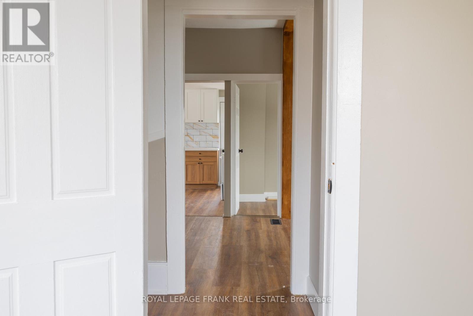 Upper - 39 Glenelg Street E, Kawartha Lakes (Lindsay), Ontario  K9V 1Y9 - Photo 20 - X12982398