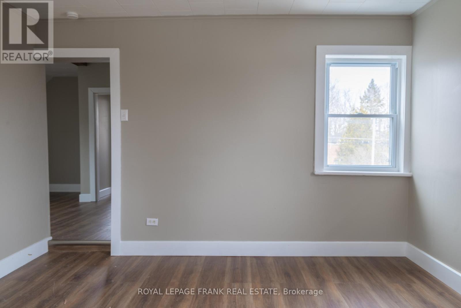 Upper - 39 Glenelg Street E, Kawartha Lakes (Lindsay), Ontario  K9V 1Y9 - Photo 7 - X12982398