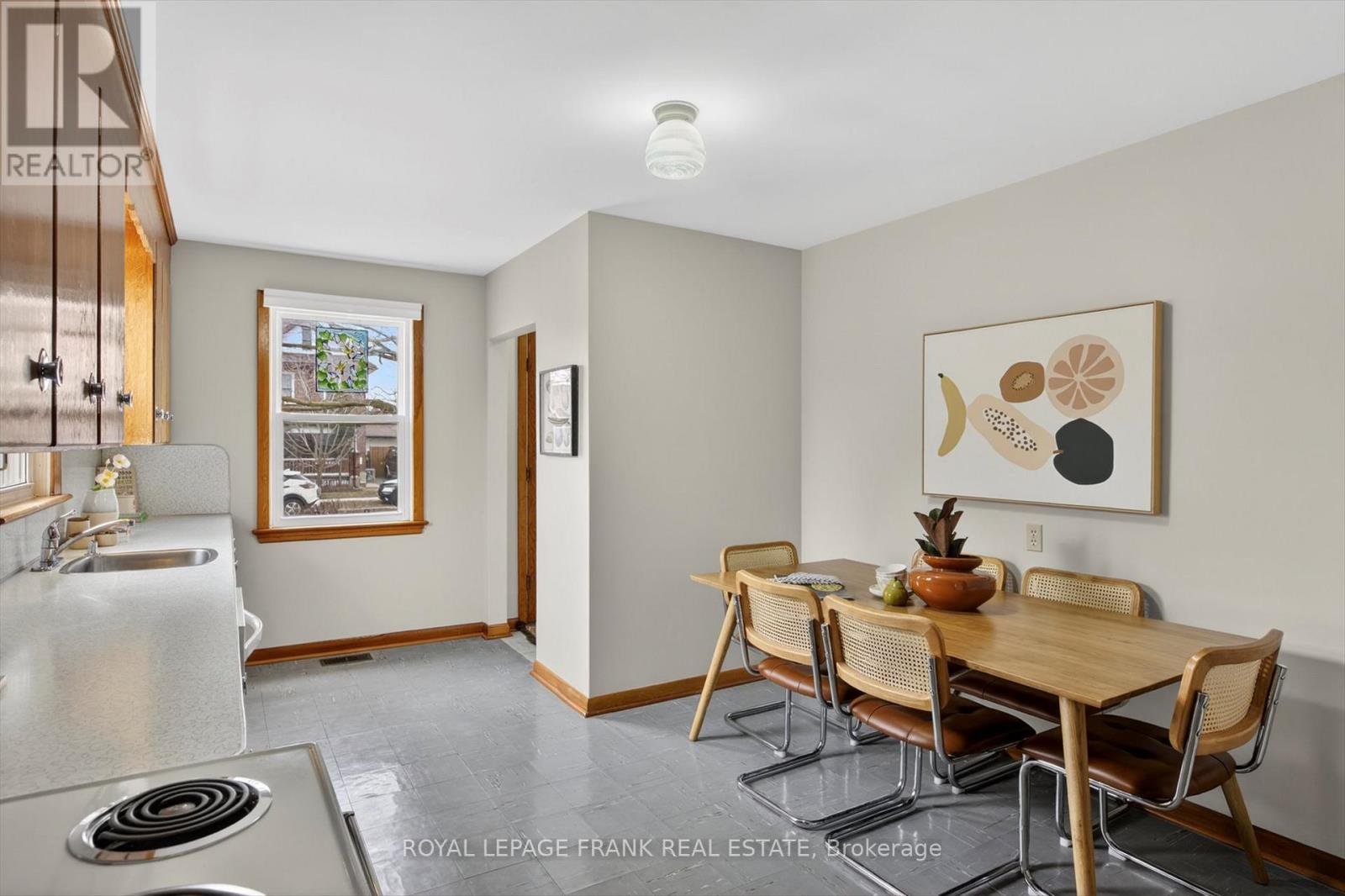 929 Western Avenue, Peterborough (Otonabee Ward 1), Ontario  K9J 5W1 - Photo 10 - X12982418