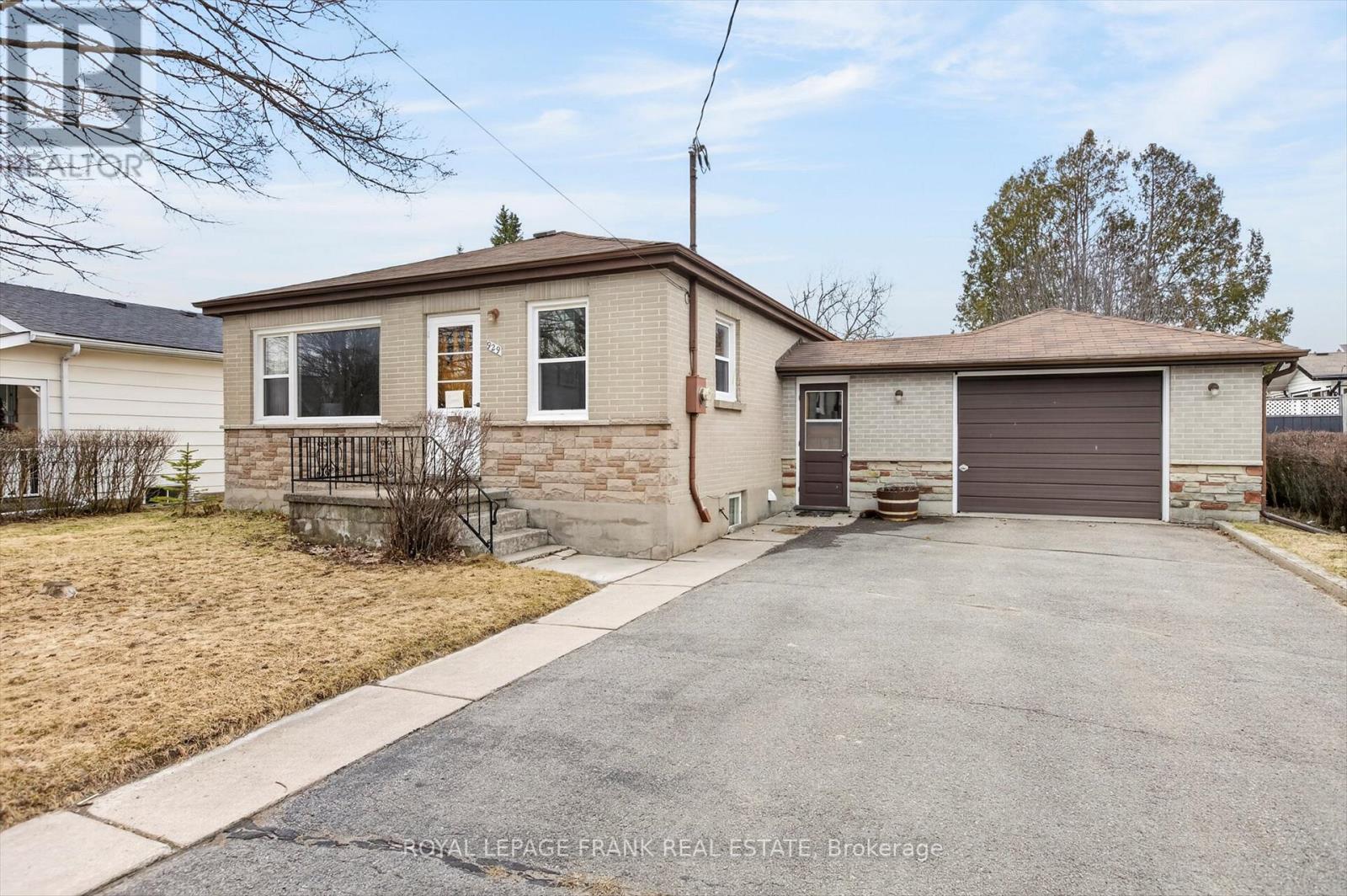 929 Western Avenue, Peterborough (Otonabee Ward 1), Ontario  K9J 5W1 - Photo 2 - X12982418