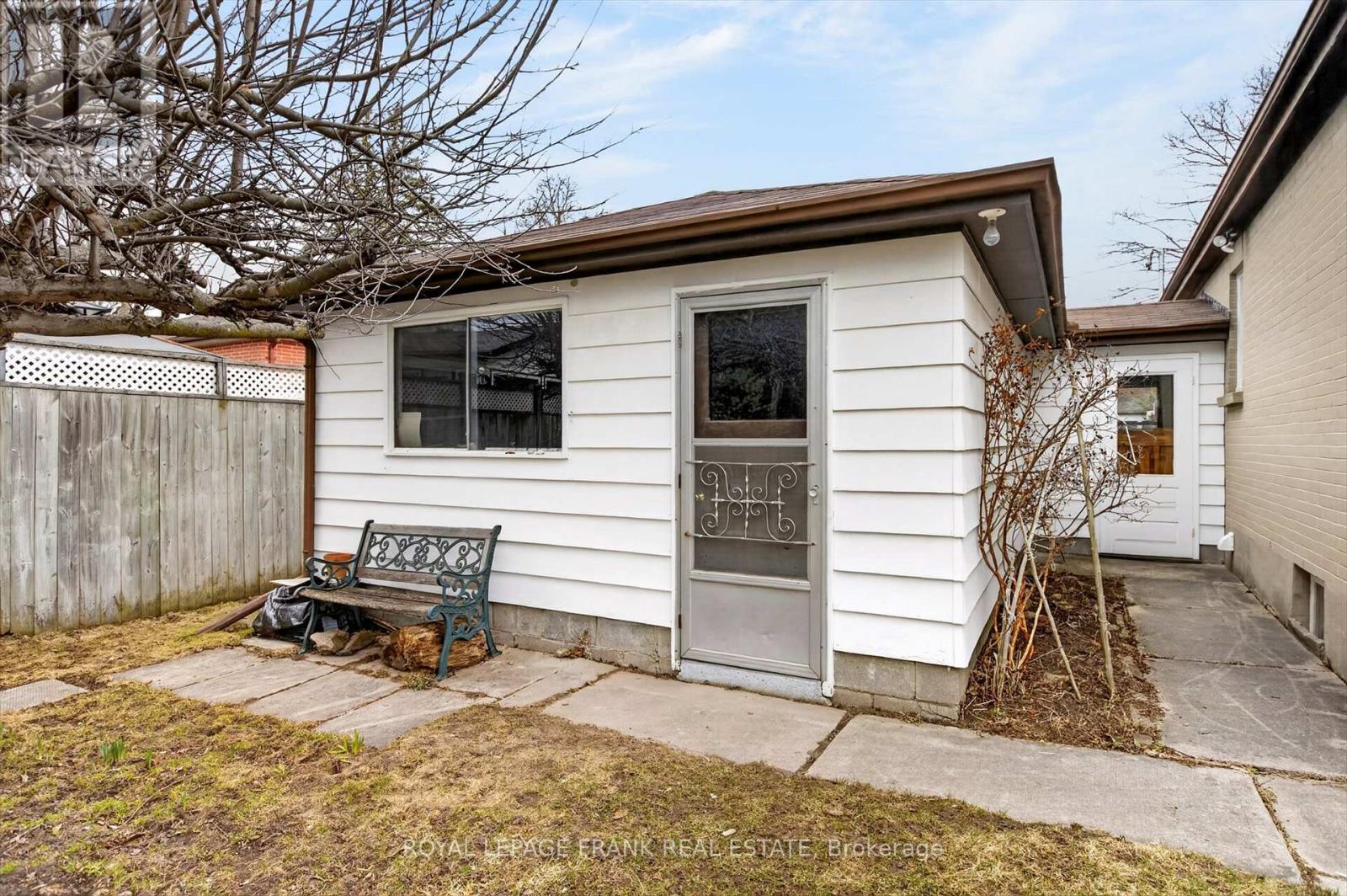 929 Western Avenue, Peterborough (Otonabee Ward 1), Ontario  K9J 5W1 - Photo 34 - X12982418