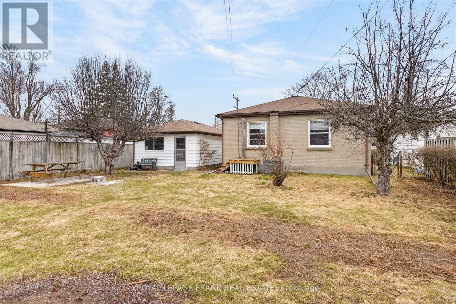 929 Western Avenue, Peterborough (Otonabee Ward 1), Ontario  K9J 5W1 - Photo 37 - X12982418