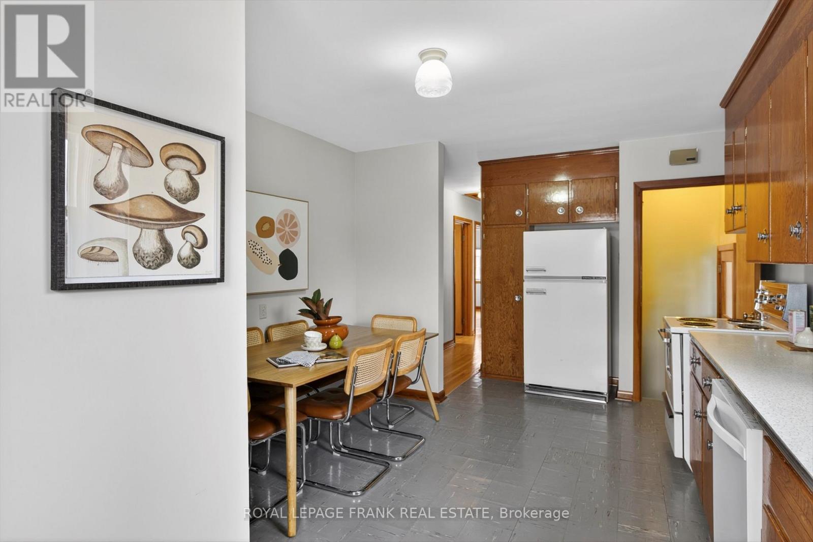 929 Western Avenue, Peterborough (Otonabee Ward 1), Ontario  K9J 5W1 - Photo 9 - X12982418