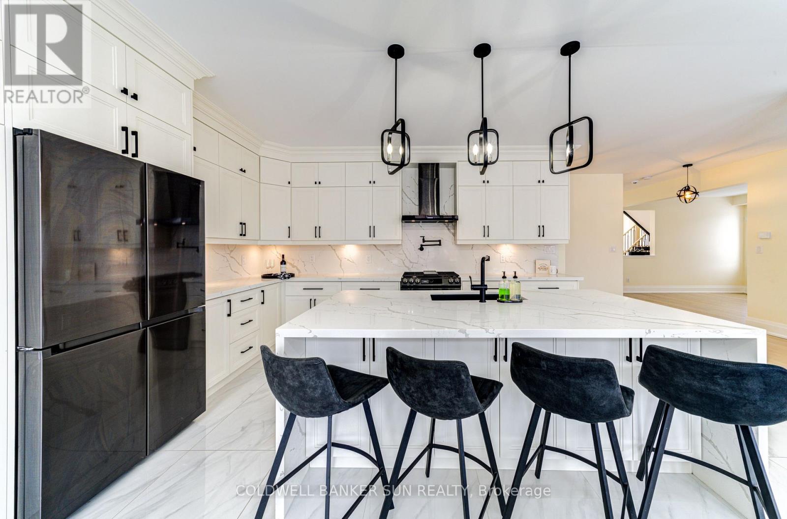 33 Ellis Crescent, Kawartha Lakes (Lindsay), Ontario  K9V 0A5 - Photo 16 - X12982506