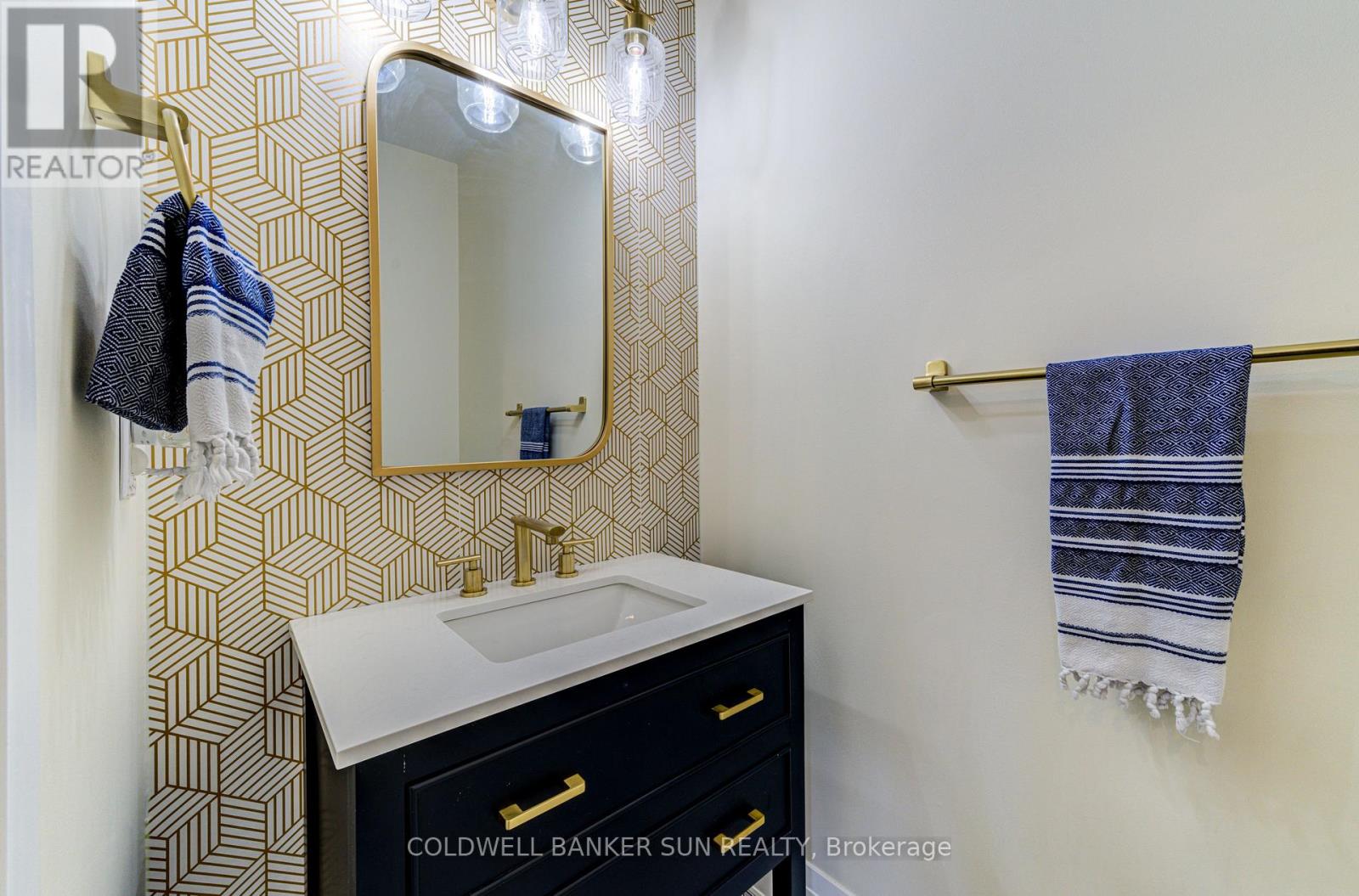 33 Ellis Crescent, Kawartha Lakes (Lindsay), Ontario  K9V 0A5 - Photo 27 - X12982506