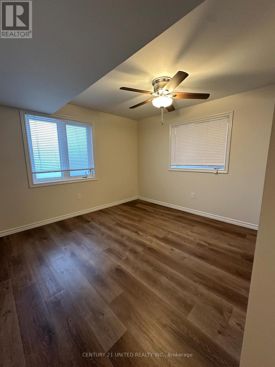 302 Blacksmith Way, Peterborough (Northcrest Ward 5), Ontario  K9L 0B5 - Photo 10 - X12983024