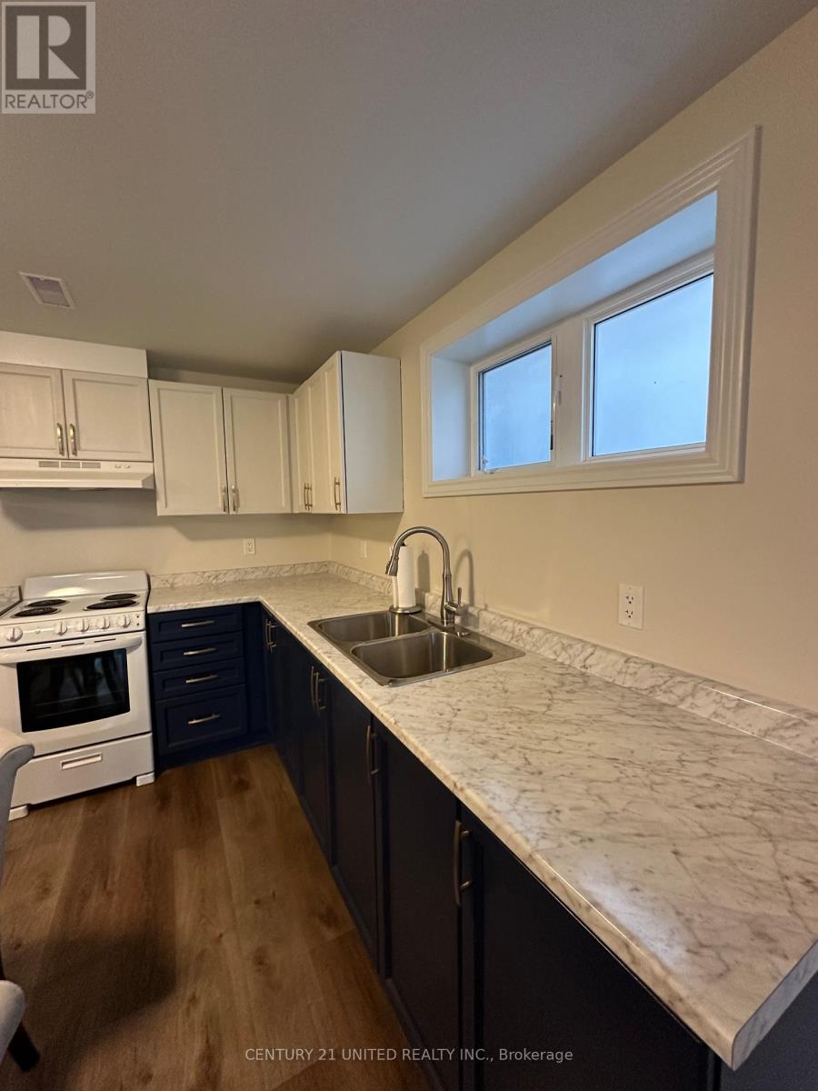 302 Blacksmith Way, Peterborough (Northcrest Ward 5), Ontario  K9L 0B5 - Photo 4 - X12983024