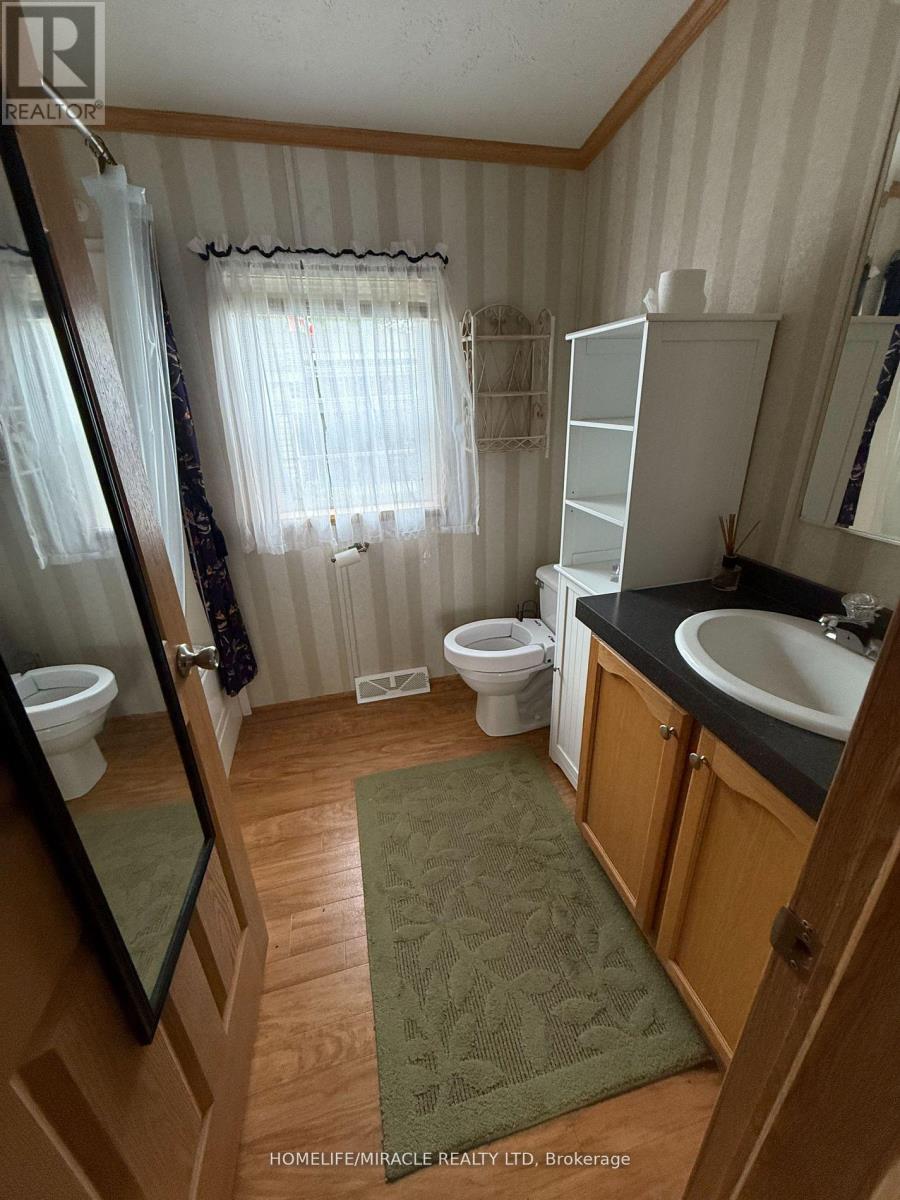 11 Grandview Drive, Peterborough (Otonabee Ward 1), Ontario  K0L 2G0 - Photo 13 - X12983624