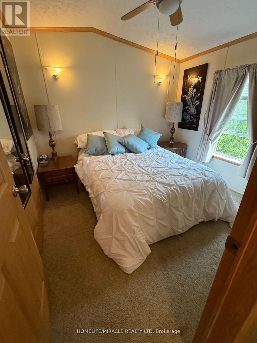 11 Grandview Drive, Peterborough (Otonabee Ward 1), Ontario  K0L 2G0 - Photo 8 - X12983624