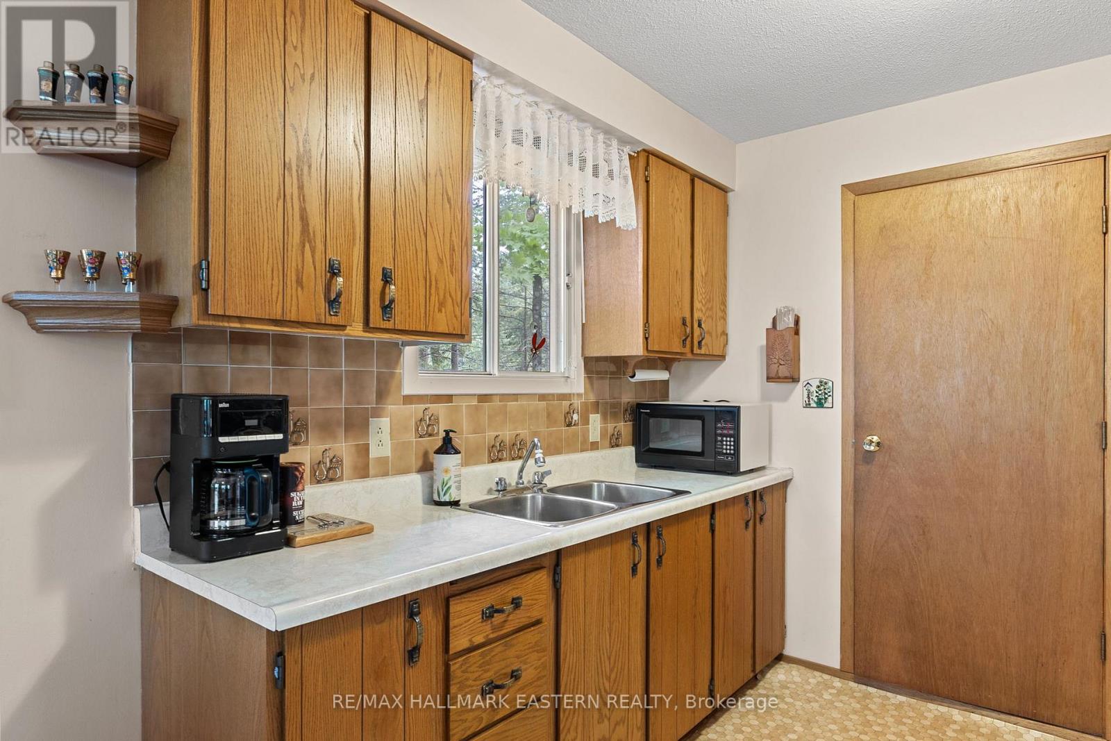 68 Irwin Drive, Trent Lakes, Ontario  K0L 1J0 - Photo 9 - X12984094