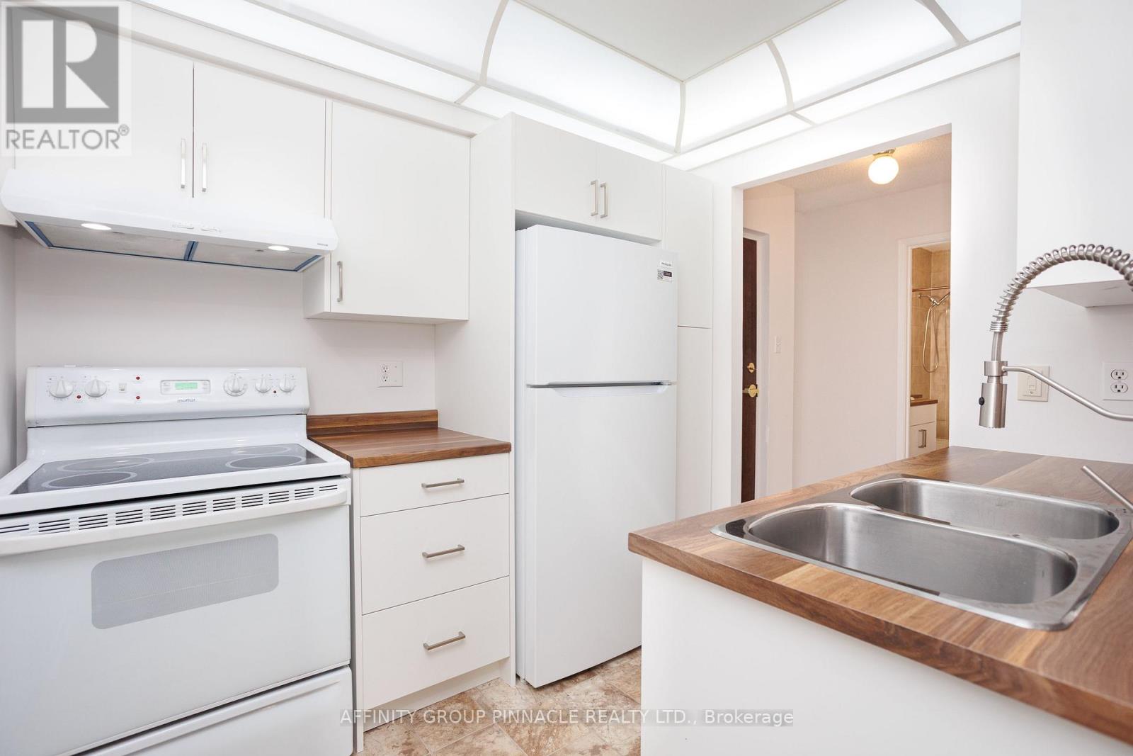 203 - 4 Heritage Way, Kawartha Lakes (Lindsay), Ontario  K9V 5Z2 - Photo 10 - X12984466