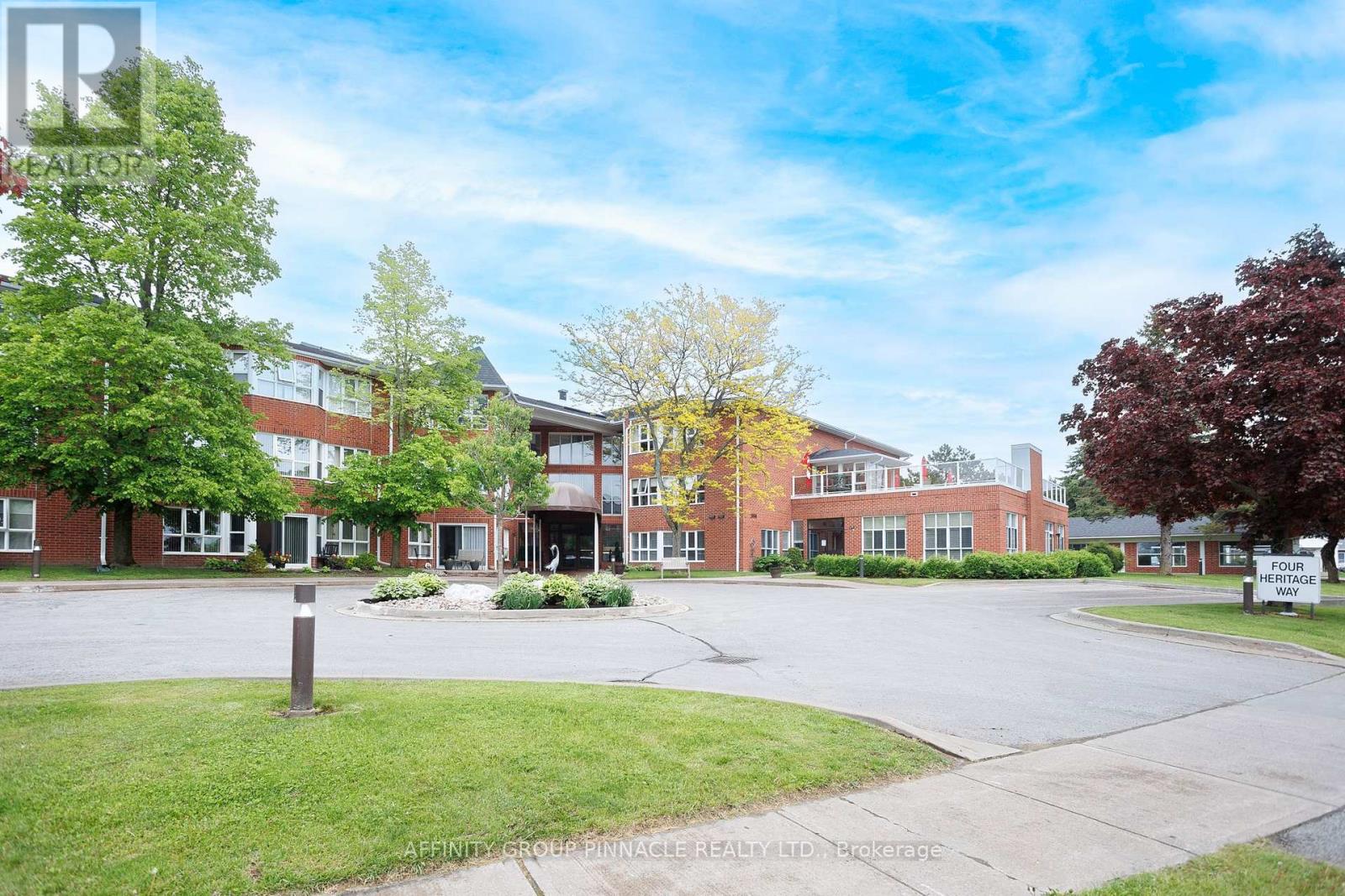 203 - 4 Heritage Way, Kawartha Lakes (Lindsay), Ontario  K9V 5Z2 - Photo 2 - X12984466