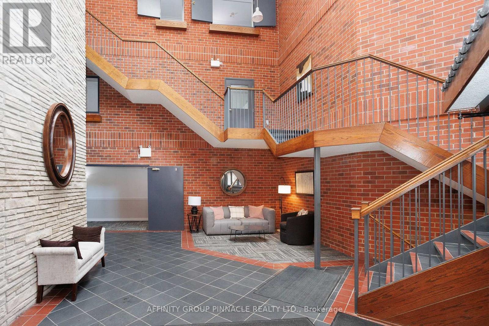 203 - 4 Heritage Way, Kawartha Lakes (Lindsay), Ontario  K9V 5Z2 - Photo 5 - X12984466