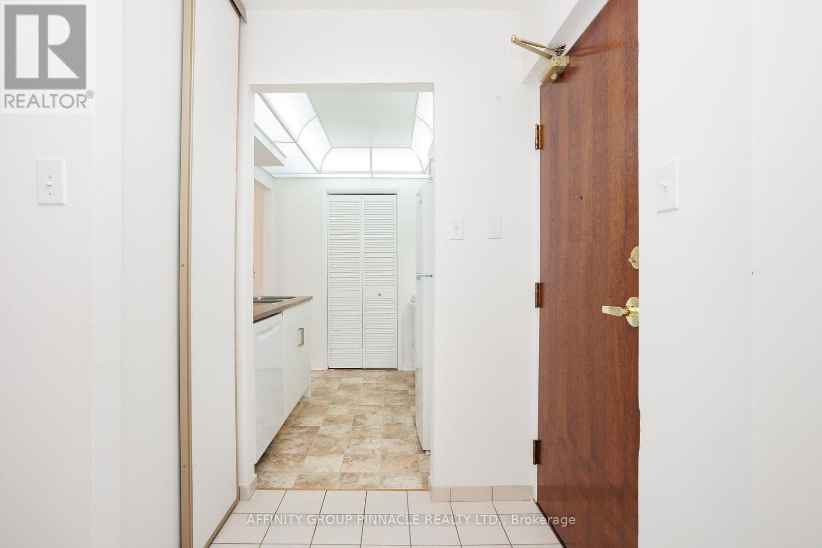 203 - 4 Heritage Way, Kawartha Lakes (Lindsay), Ontario  K9V 5Z2 - Photo 8 - X12984466