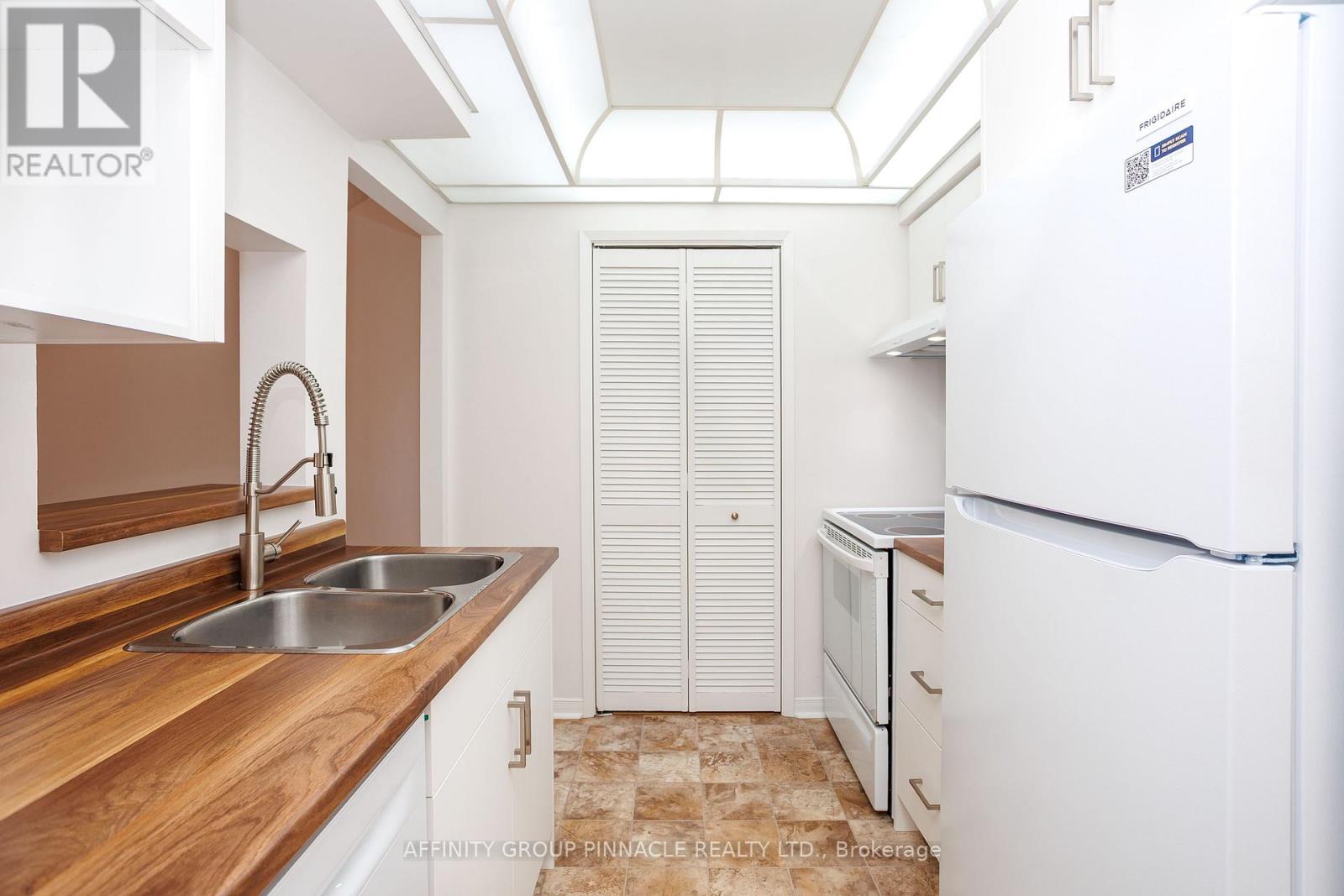 203 - 4 Heritage Way, Kawartha Lakes (Lindsay), Ontario  K9V 5Z2 - Photo 9 - X12984466