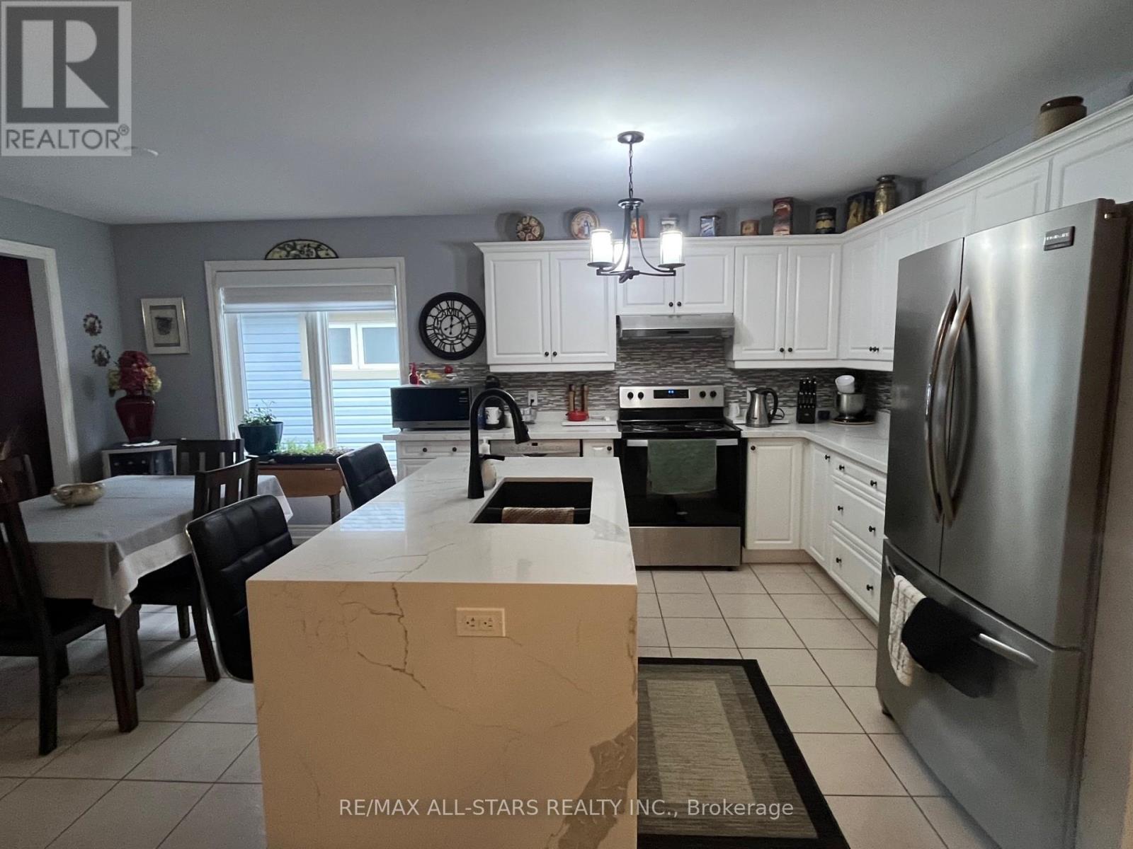 15 Purple Dusk Drive, Kawartha Lakes (Lindsay), Ontario  K9V 0B2 - Photo 4 - X12985026