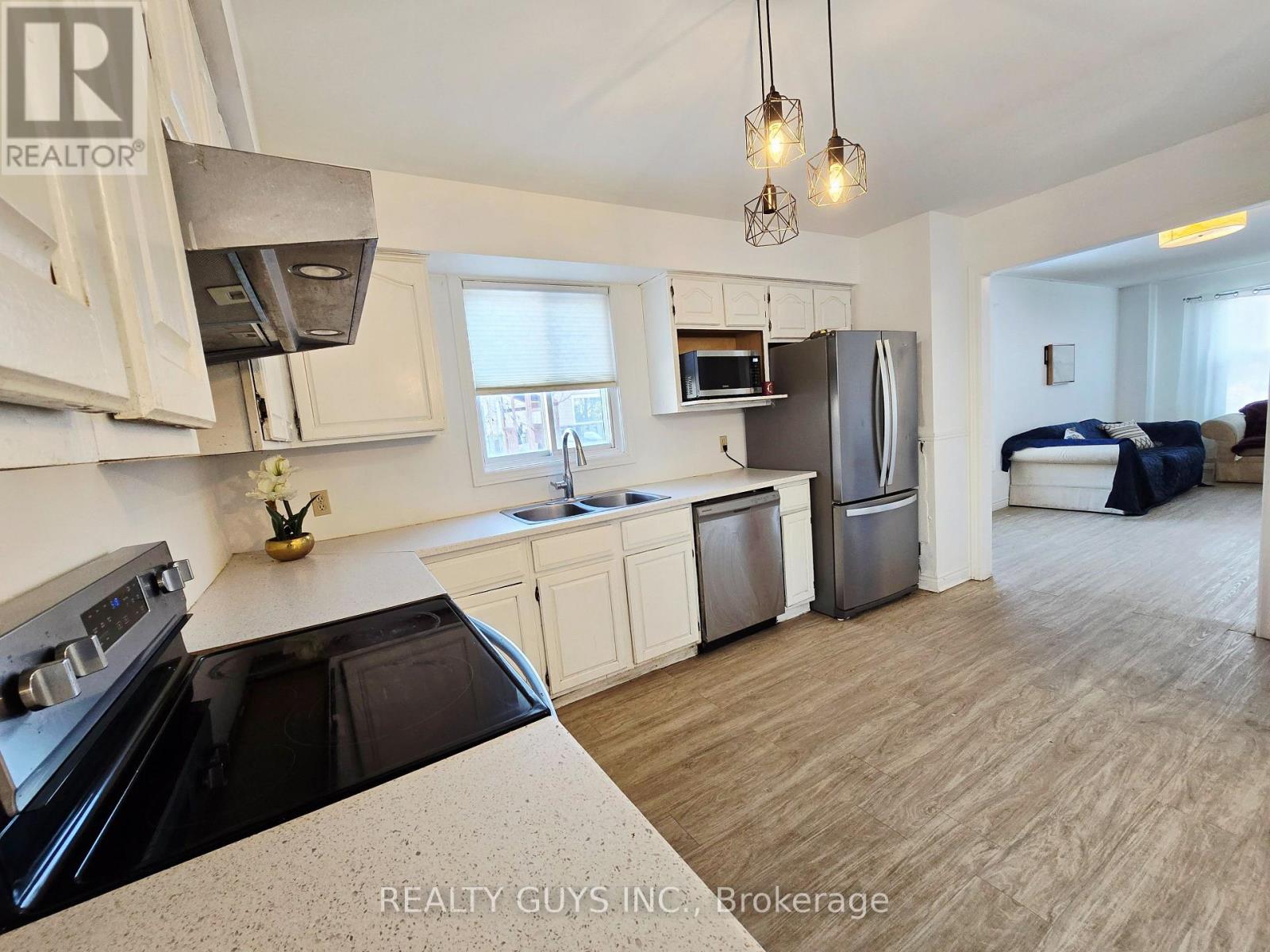 542 Westman Avenue, Peterborough (Otonabee Ward 1), Ontario  K9K 2E6 - Photo 4 - X12985820