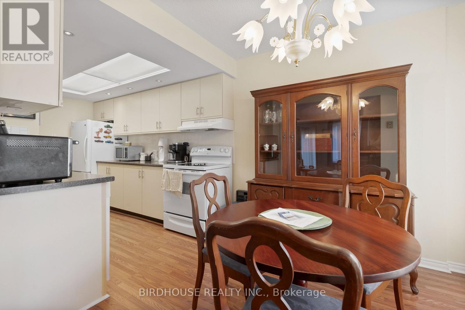 109 - 1 Heritage Way, Kawartha Lakes (Lindsay), Ontario  K9V 5P9 - Photo 8 - X12986500