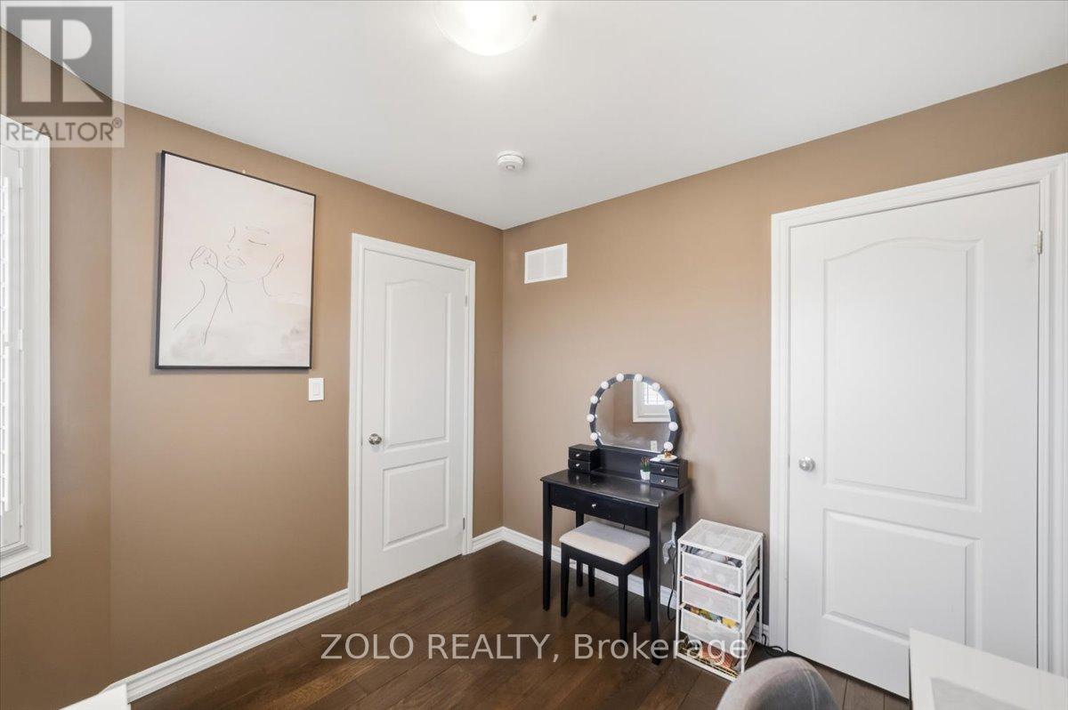 52 Claxton Crescent, Kawartha Lakes (Lindsay), Ontario  K9V 0H3 - Photo 12 - X12986562