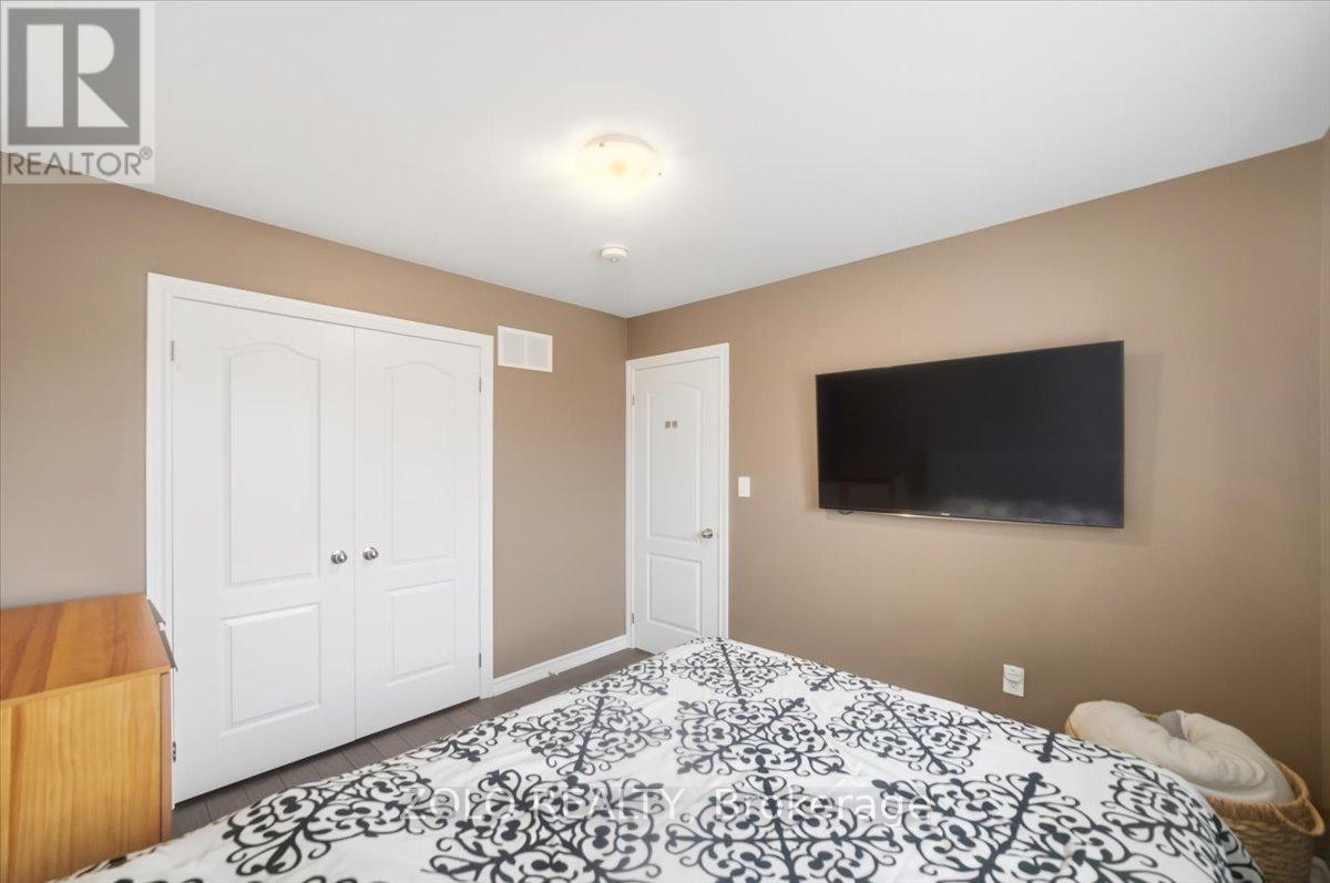 52 Claxton Crescent, Kawartha Lakes (Lindsay), Ontario  K9V 0H3 - Photo 17 - X12986562