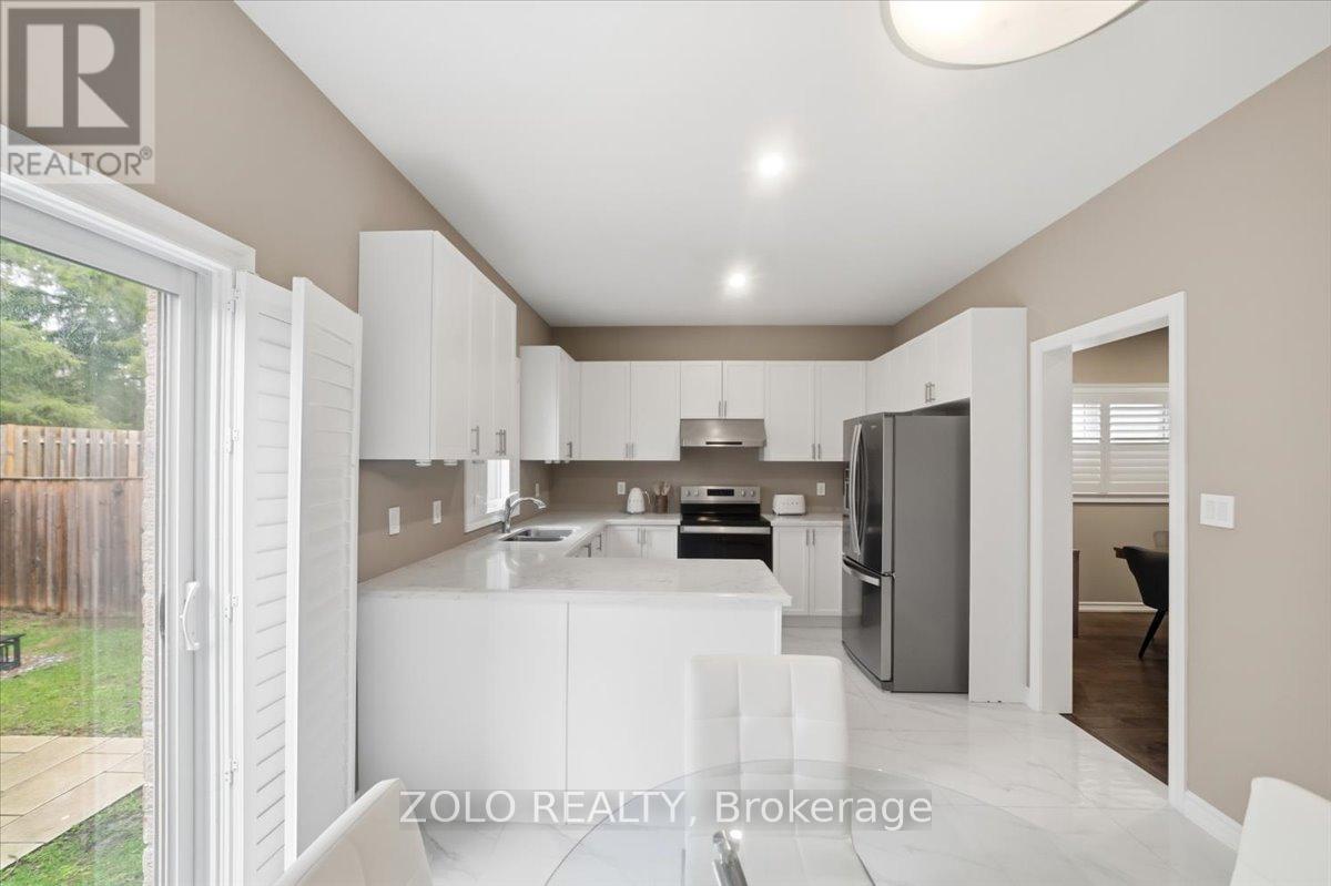 52 Claxton Crescent, Kawartha Lakes (Lindsay), Ontario  K9V 0H3 - Photo 4 - X12986562