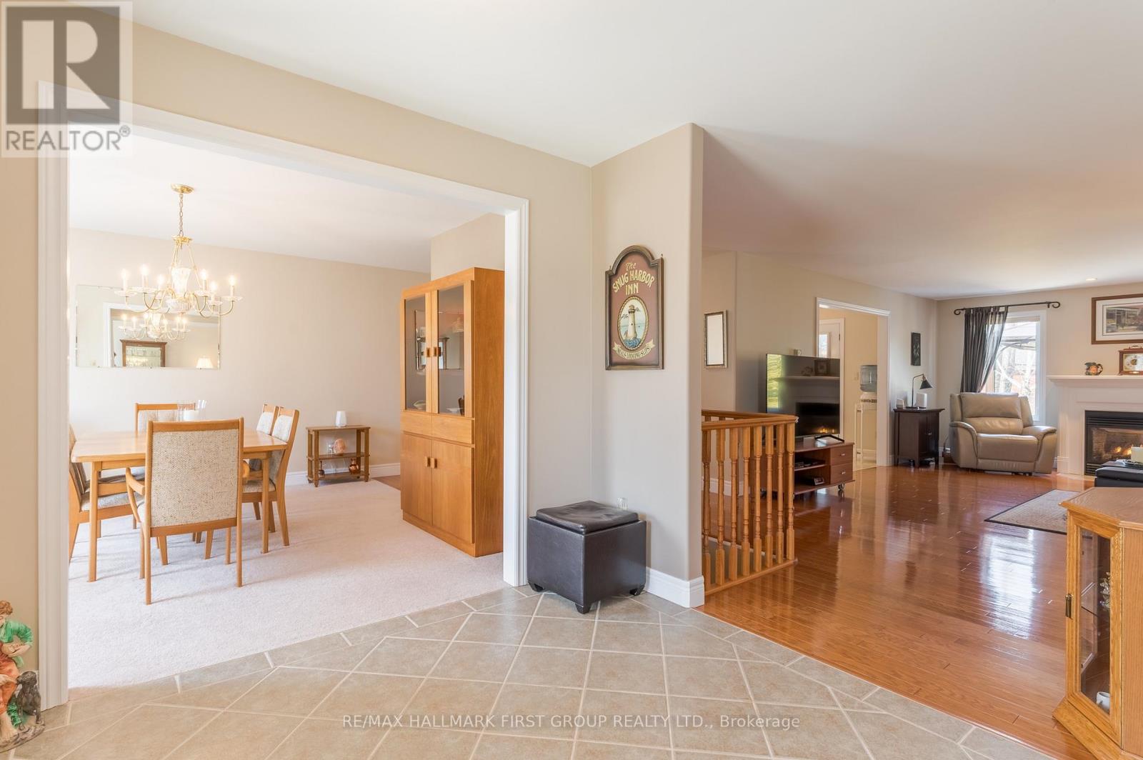 4 Bluewater Avenue, Kawartha Lakes (Fenelon), Ontario  K9V 0K6 - Photo 5 - X12986564