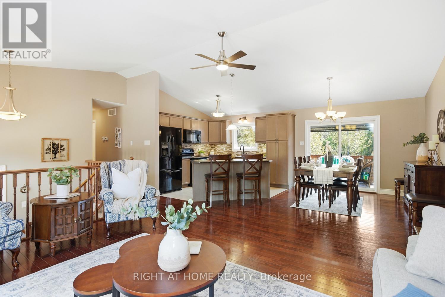 216 Mount Horeb Road, Kawartha Lakes (Ops), Ontario  K9V 4R4 - Photo 12 - X12986712