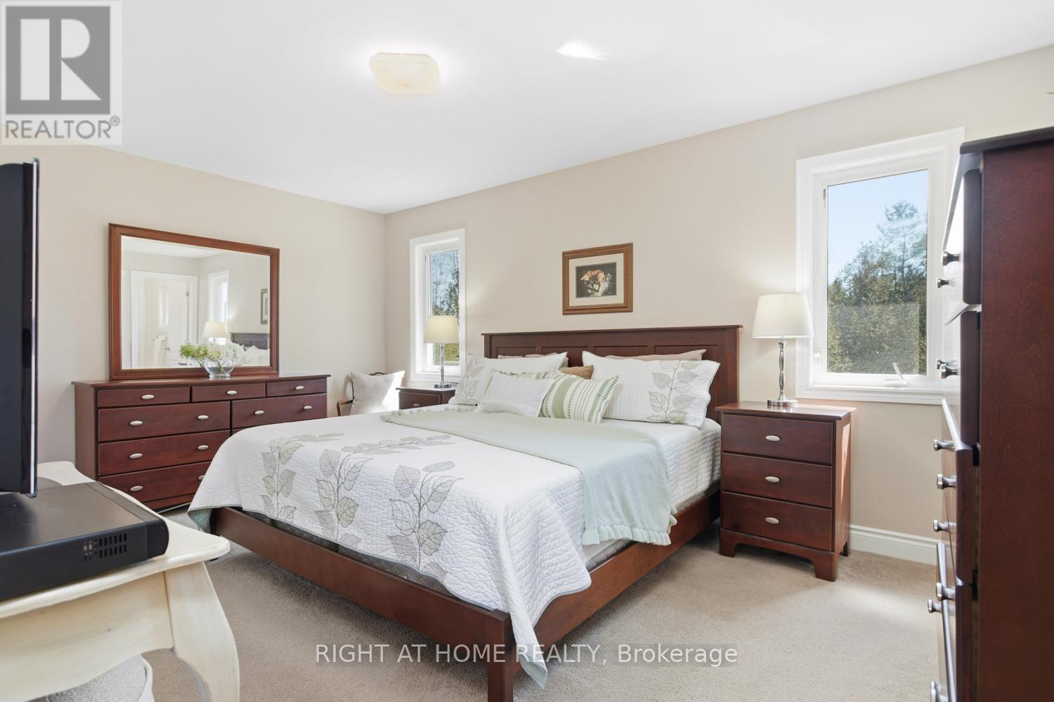 216 Mount Horeb Road, Kawartha Lakes (Ops), Ontario  K9V 4R4 - Photo 19 - X12986712